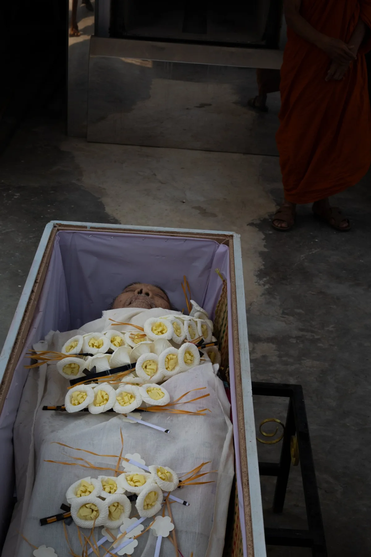 Photograph from A Funeral in Isaan, Thailand by Aaron Francesco Zeiss