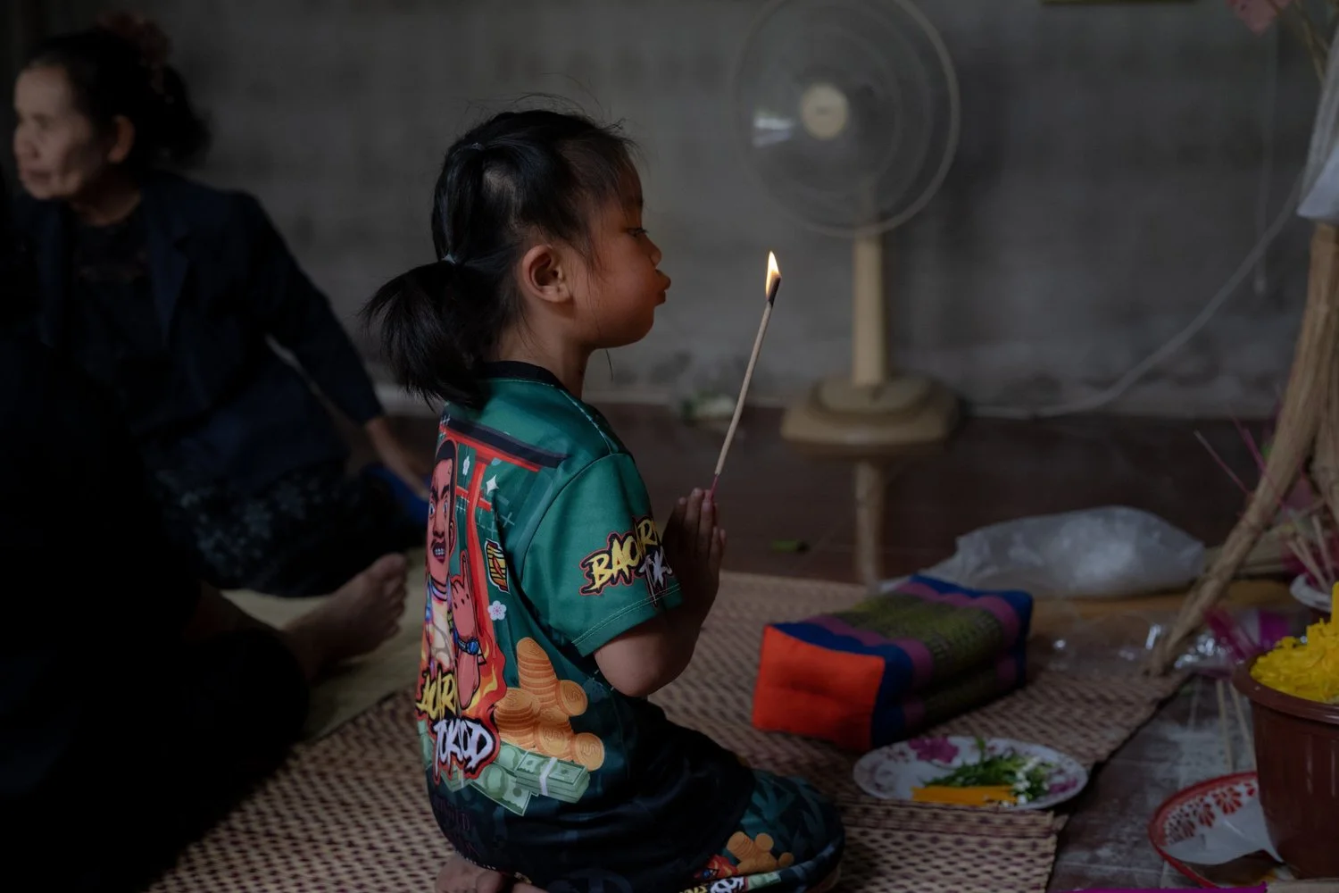 Photograph from A Funeral in Isaan, Thailand by Aaron Francesco Zeiss